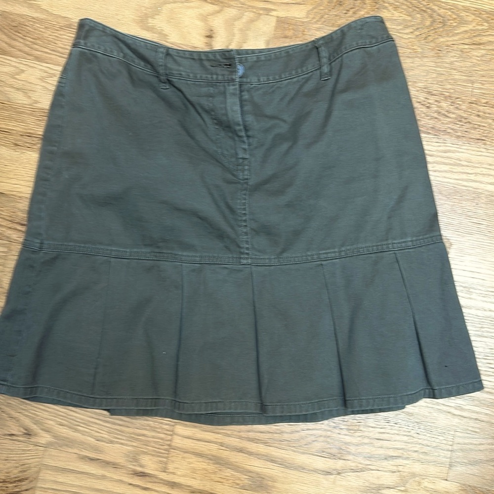 Size 8 Loft olive green mini skirt